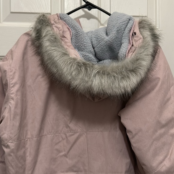 Columbia winter Omni-heat jacket size xxl. Is light/blush pink winter jacket. - Picture 5 of 11